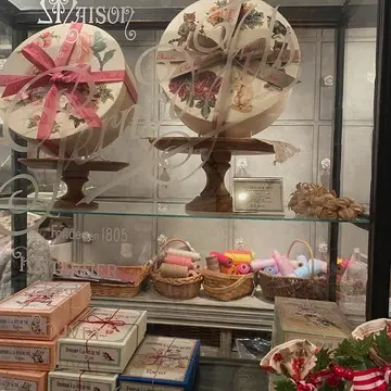 中野オオハシの店内