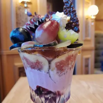 グラス一杯のパフェは食べ応えも十分！