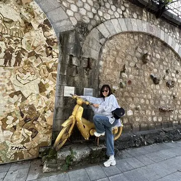 ベトナム　ハノイ　フンフン壁画通り　アート