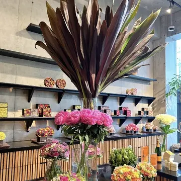店内のお花のアレンジがいつも素敵