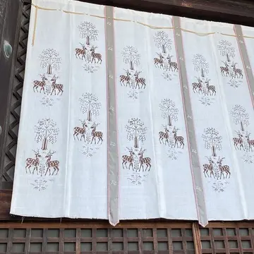 東金堂の戸帳②