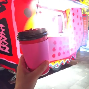 東京駅、行幸通り、40代ファッション、ルイ・ヴィトン、草間彌生、LVフィッシュカフェ