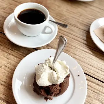 チョコムースがフォーク刺さってる…