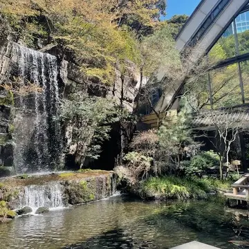 庭園の滝