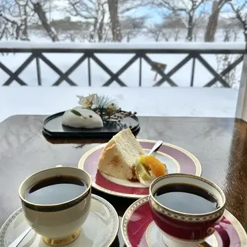 シフォンケーキとコーヒー