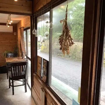 カフェ ヨリドコロ　座席