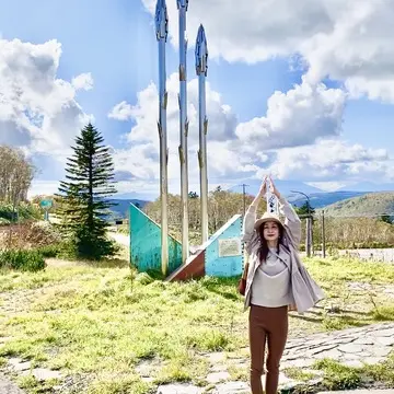 アスパラのモニュメントに真似