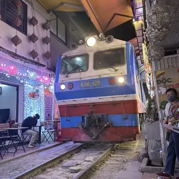 トレインストリート　ベトナム　ハノイ