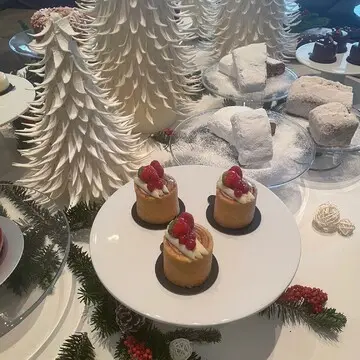 ペストリーブティックで販売している小さいサイズのケーキ