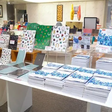 愛知県美術館　グッズコーナも人気でした！