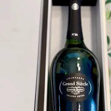 ローランペリエ、ボトル1本のお土産