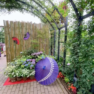 横浜イングリッシュガーデン内