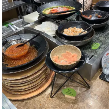 函館　センチュリーマリーナ函館　函館山　コナン　jマダム  金森赤レンガ倉庫　
函館山ロープウェイ　百万ドルの夜景　セコマ　セイコーマート　函館朝食ビュッフェ　函館ザンギ堂　旧函館区公会堂