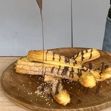 仕上げのチョコソース