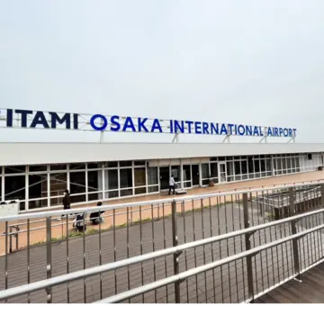 昔はCAに憧れたな・・こちらは展望屋上展望デッキ。広々としたウッドデッキです。インテリアショップや展望レストランもあります。