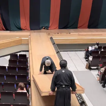 浅草公会堂　舞台　花道