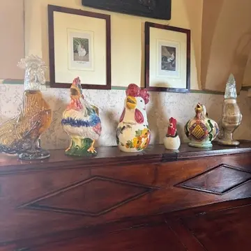 イタリア　ミラノ　イタリア旅行　演奏旅行　演奏会　ヌヴォレーラ　貴族　鶏　置物　食器