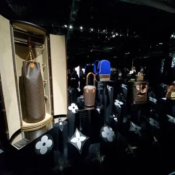 コラボデザインのバックたち