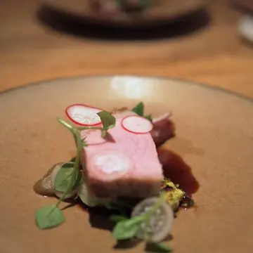 フレンチ　アントレ　雪国放牧豚