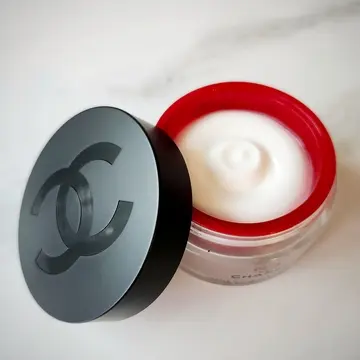 CHANEL、コスメ、40代メイク、ルージュココフラッシュ、シャネルホリデー