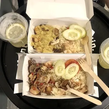 チキンサンバルマタ　ナシジュルック