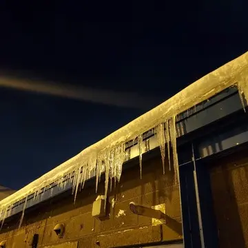 長いツララにちょっとびっくり