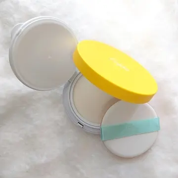 汗も皮脂も吸着してくれる名品、フジコのあぶらとりウォーターパウダー