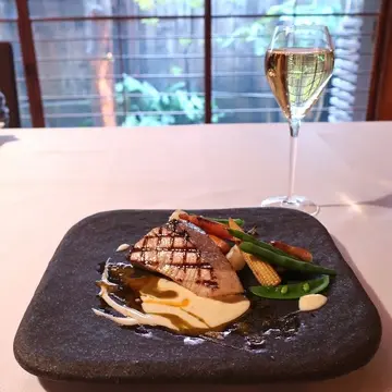 メインのお魚の料理写真