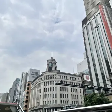 スカイバスから見える銀座和光の時計