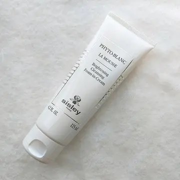 シスレーの洗顔料は香りと洗いあがりが抜群。