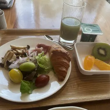 ハイアットリージェンシー箱根の朝食 フルーツやサラダ