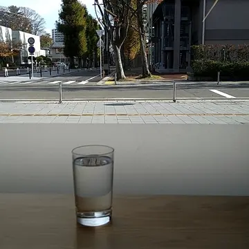 カフェレストランC'sから外を見る