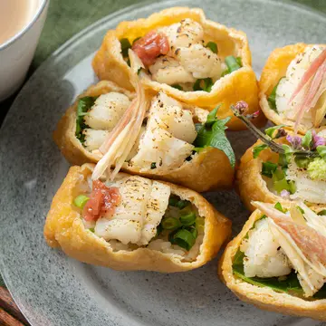 「一口いなり　むろや」の季節のいなり