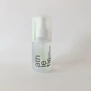 ハンドクリームとともに使いたい、アスレティアのミスト化粧水。リフレッシュする香り。