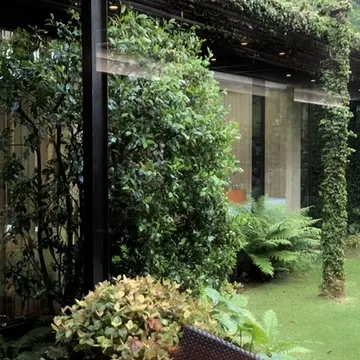 レストランのお庭