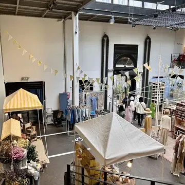 ドライフラワーや古着などもありました