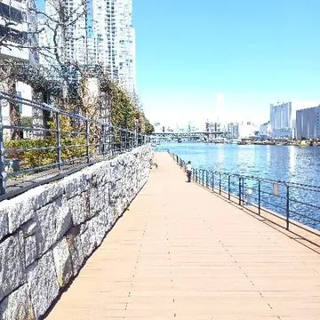 シーフォートスクエア側