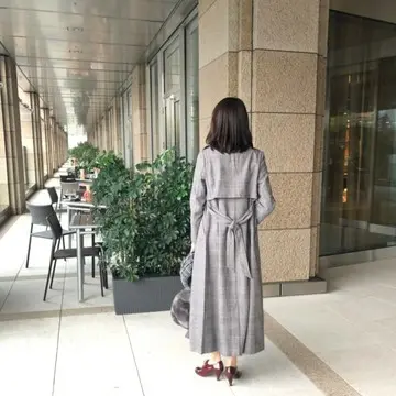 チェックのコートでランチに♡の画像_2