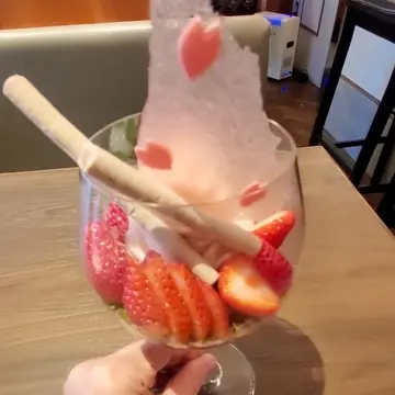 ai´s恵比寿 大人の苺パフェ