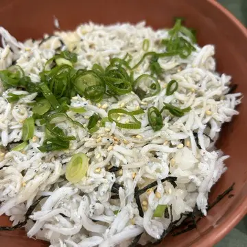 名古屋ご飯　しらす丼