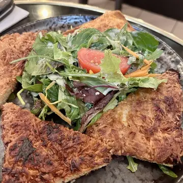 クロックムッシュサラダ付き