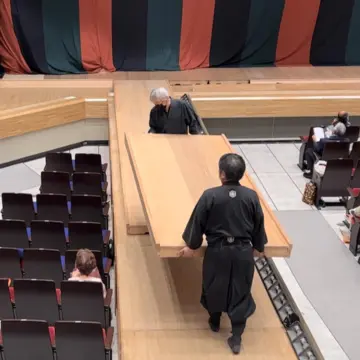 浅草公会堂　舞台　花道