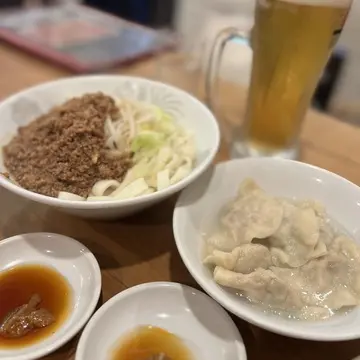 水餃子、じゃじゃ麺、ビール