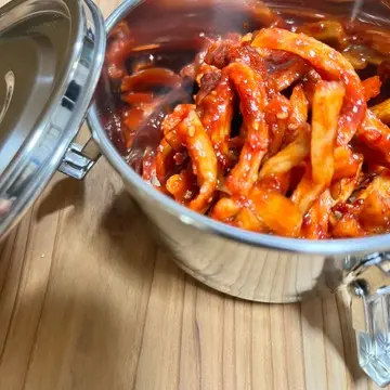 切り干し大根キムチを
キムチ入れに。オシャレかも。