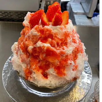 カモメ氷菓店の生イチゴ