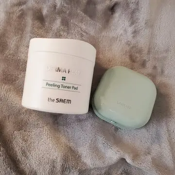 ピーリングトナーパッドとクッションファンデ