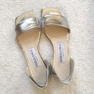 美シルエットなネイビーTシャツの画像_2