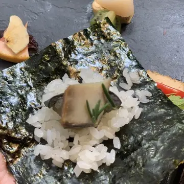 京都　手織り寿司　AWOMB烏丸本店