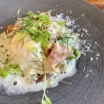 インゲンとポーチドエッグの前菜