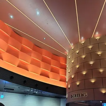 TOHO　CINEMAS